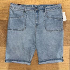 Gloria Vanderbilt Bermuda Jean shorts Size 16